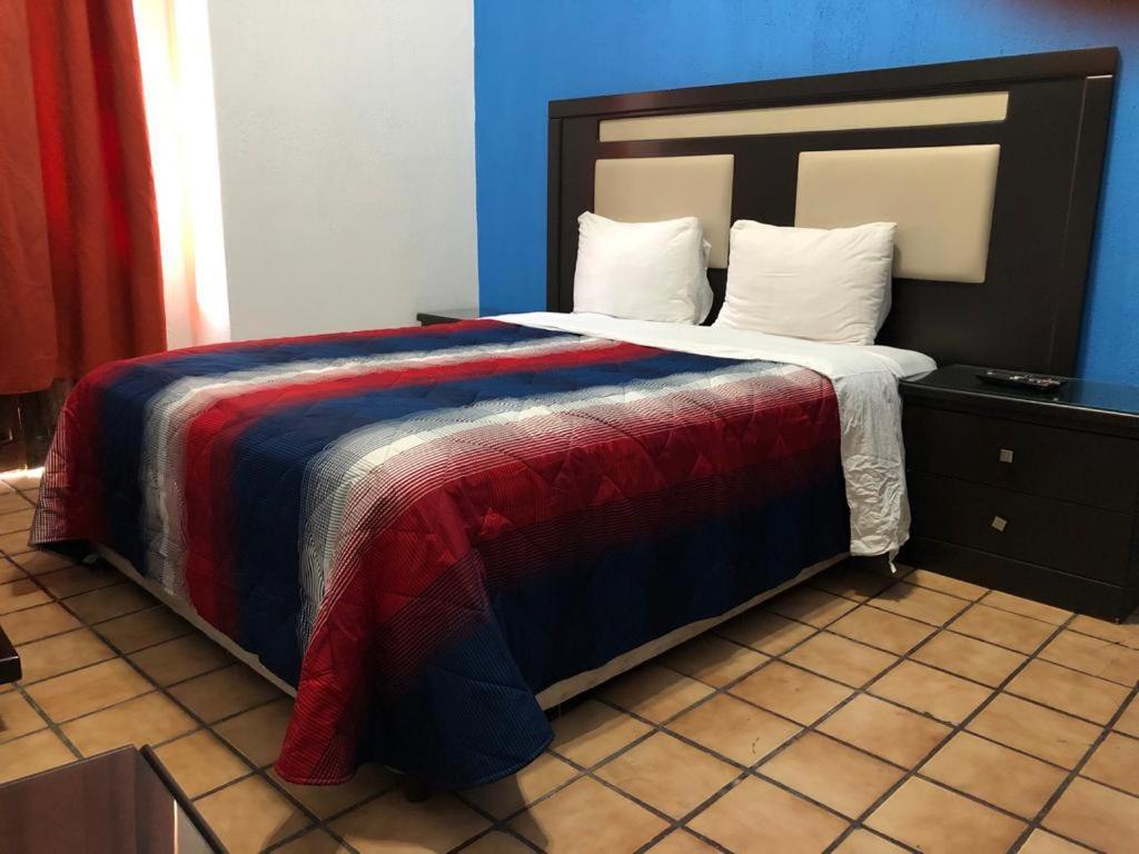 Hotel Hostal De Los Reyes Guadalajara Zewnętrze zdjęcie